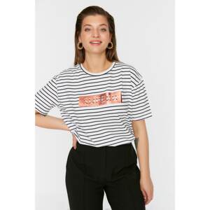 Trendyol Curve Black and White Printed Knitted T-Shirt