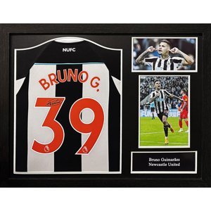 Legendy zarámovaný dres Newcastle United FC 2021-2022 Bruno Guimaraes Signed Shirt (Framed) - Novinka