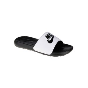 NIKE-Victori One 2 black/black/white Čierna 42,5