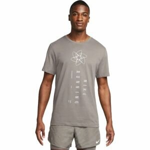 Nike DF TEE RUN DIVISION hnedá 2XL - Pánske tričko