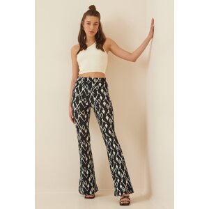 Happiness İstanbul Women's Black and White Patterned Flare Leg Knitted Trousers