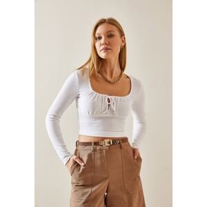 XHAN White U Neck Laced Camisole Crop Blouse
