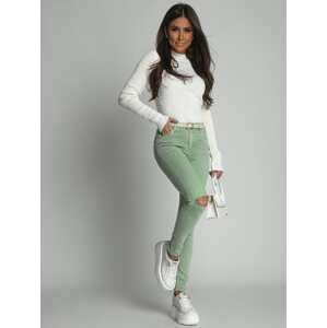 Zelené džínsové džínsy s otvormi na kolenách