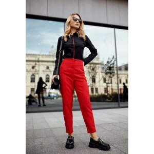 Elegant red trousers with darts