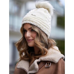 Creamy women's cap for the winter