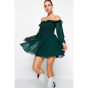 Trendyol Smaragdovo zelená Otvorený pás/korčuliar Podšívka Volán Šifón Elegantné večerné šaty
