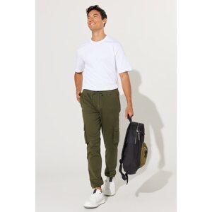 AC&Co / Altınyıldız Classics Men's Khaki Slim Fit Slim Fit Cargo Pocket Cotton Flexible Pants with Elastic Waist and Leg Legs