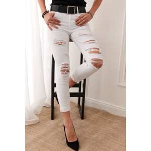 Biele džínsové džínsy s otvormi