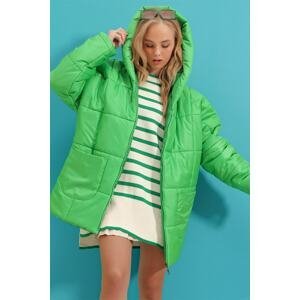 Trend Alaçatı Stili Dámska zelená mikina s kapucňou s vonkajším vreckom Puffer Fashion oversize nafúknutý kabát