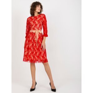 Dámske elegantné čipkované šaty - červené