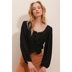 Trend Alaçatı Stili Women's Black Square Collar Knitted Crop Blouse with Tie Front