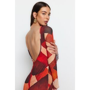Trendyol Viacfarebné špeciálne textúrované maxi šaty s potlačou, vybavené detailom chrbta, flexibilné pletené šaty