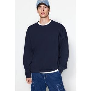 Trendyol Navy Blue Men's Basic Oversized Crew Neck Long Sleeve Soft Brushed Thessaloniki Sweatshirt.