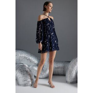 Trendyol Navy Blue Foil detailné večerné šaty s potlačou