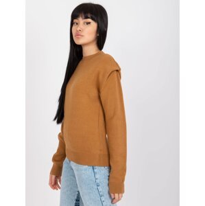 Women's camel classic sweater with viscose