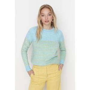 Trendyol Blue mäkký textúrovaný pruhovaný pletený sveter
