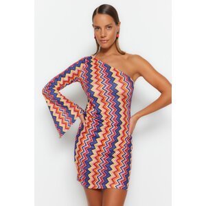Trendyol geometrický vzorovaný vypasované mini pletené plážové šaty na jedno rameno