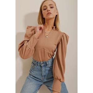 Trend Alaçatı Stili Women's Beige Full Collar Princess Sleeve Woven Crop Blouse