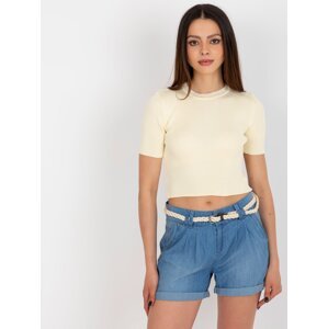 Creamy crop top with ribbed fit
