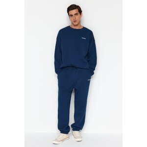 Trendyol Indigo Men's Oversize Text Printed Tracksuit Set with Soft Pillows and Pillows.