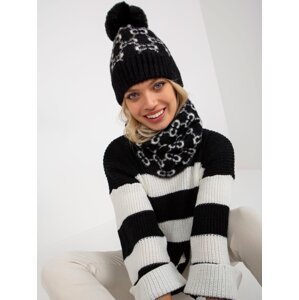 Black and white women's patterned neck warmer