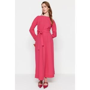Trendyol ružové pásové prešívanie detail tkané šaty