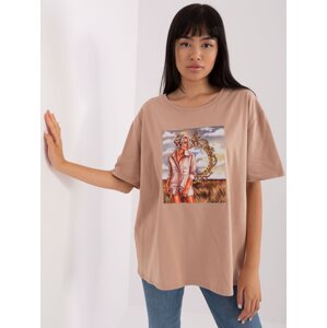 Beige women's oversize T-shirt with print