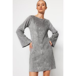 Trendyol Grey plisovaná zamatová áčková línia/zvončekovité formálne svetlice s výstrihom lode/španielske rukávy mini pletené šaty