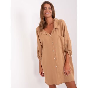 Camel dress with chain on the back of Elaria