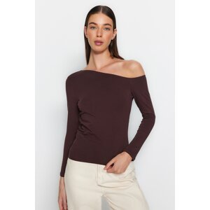Trendyol Brown Boat Neck Open Shoulder Gathered Fitted/Situated Cotton Stretch Knit Blouse