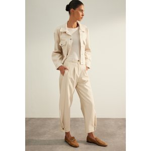 Trendyol Ecru Premium Quality Culotte manžeta gombík detailné tkané nohavice