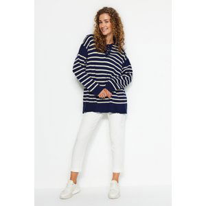 Trendyol Navy Blue pohodlný fit pruhovaný pletený sveter