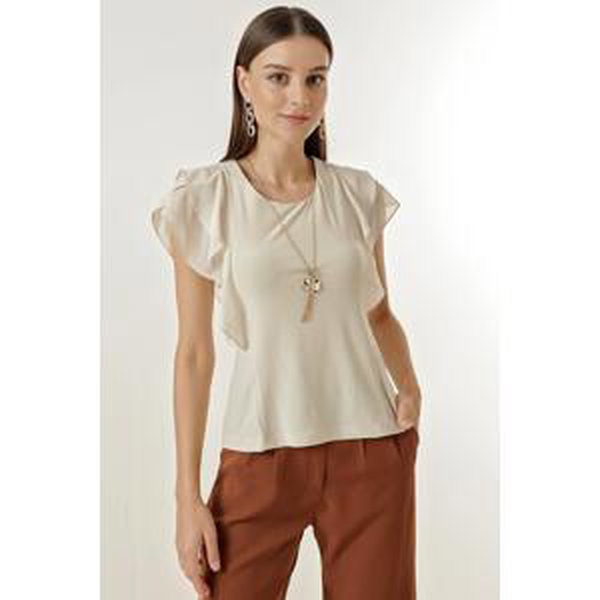 By Saygı The Chiffon Flutter sleeves and a Lycra blouse with a necklace.