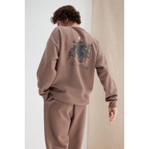 Trendyol Men's Mink More Sustainable Oversize/Wide Fit Crew Neck Back Gladiator Printed Sweatshirt