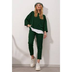 Trend Alaçatı Stili Women's Emerald Green Crew Neck Color Garnish Blouse And Double Pocket Rib Stitched Suit