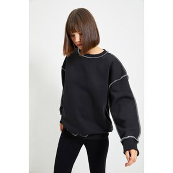 Trendyol Black Regular/Regular Fits and Stitching on the Bedstead Knitted Sweatshirt with Fleece Inside