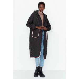 Trendyol Čierne oversized vrecko s kapucňou detailne prešívaný kabát