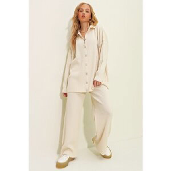Trend Alaçatı Stili Women's Cream Buttons, Self-textured Knitwear Suit