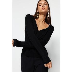 Trendyol Black Pearl detailný pletený sveter s výstrihom do V