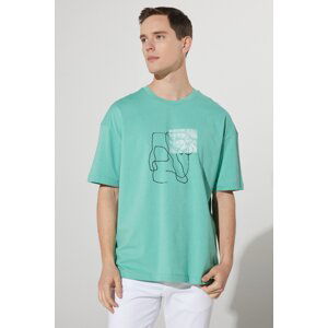 AC&Co / Altınyıldız Classics Men's Mint Oversized Loose Fit, Crew Neck 100% Cotton Printed T-Shirt.