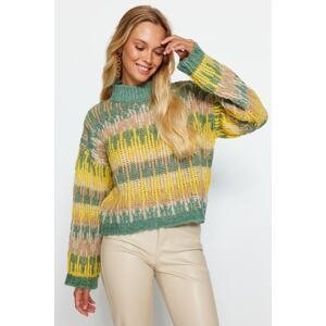 Trendyol zelený mäkký textúrovaný hrubý stojaci golier pletený sveter