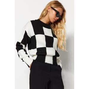 Trendyol Wide Fit Black Plaid / Checkered Knitwear Sweater