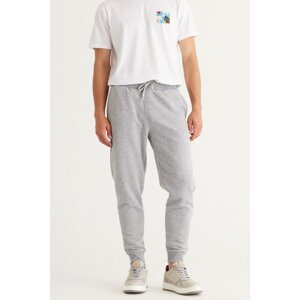 AC&Co / Altınyıldız Classics Men's Gray Melange Standard Fit Normal Cut, Side Pockets Cotton Comfortable Sweatpants.