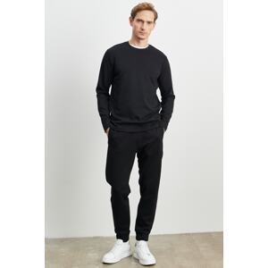 ALTINYILDIZ CLASSICS Men's Black Standard Fit Normal Cut Waist Drawstring Cotton Sweatpants