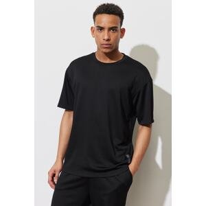 AC&Co / Altınyıldız Classics Men's Black Loose Fit Crew Neck Short Sleeve Soft Textured Sports T-Shirt