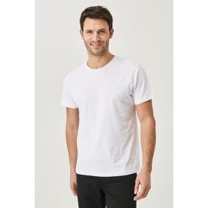 AC&Co / Altınyıldız Classics pánske biele tričko so 100% bavlnou slim fit slim fit crewneck s krátkym rukávom.