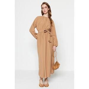 Trendyol Camel Belted Shirring detailná padáková tkanina širokého strihu tkané šaty