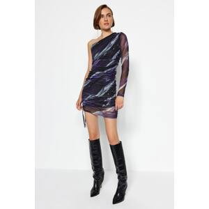 Trendyol fialová potlač, tylová podšívka, vypasované mini plisované pletené šaty s jedným rukávom