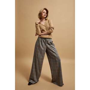 Checkered trousers with wide legs