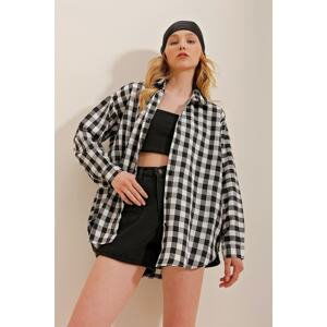 Trend Alaçatı Stili Women's Black Checkered Shirt